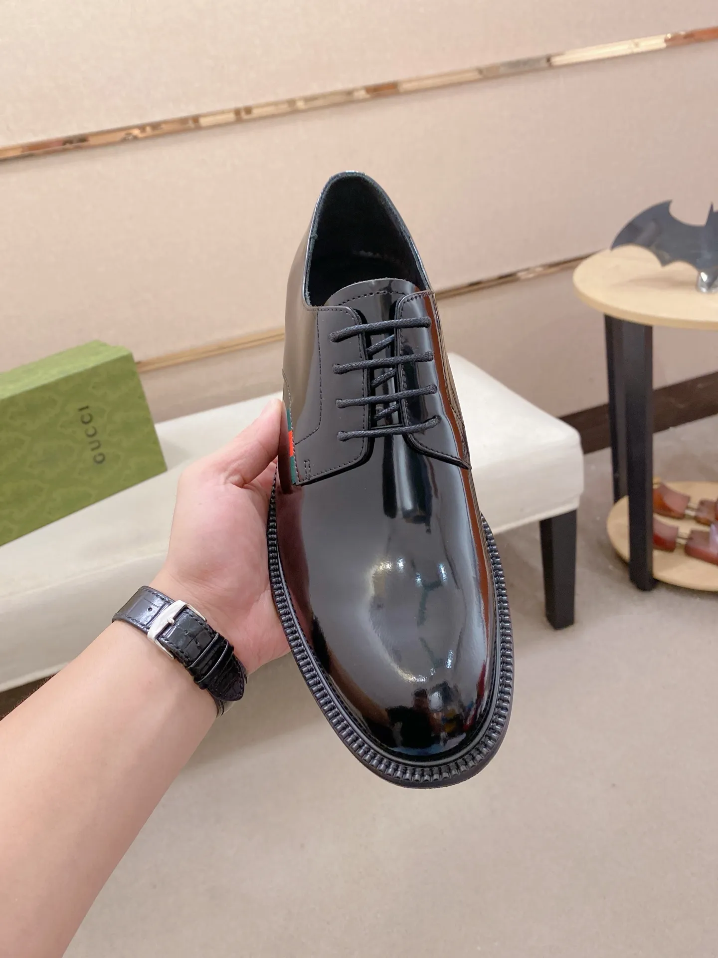 Men's shoes 💰: 520💰 (GUCCI) new series ss hot new products 💢 💠 Casual leather shoes 👞, first layer of cowhide, upper hardware buckles and logo on the sides of the shoe, brand logo on the insole and sole 💠 💎Upper: 100% cowhide 💎Inner: cowhide/100% 💎Feet: cowhide/100% 💎Sole: rubber/100% 💎SIZE: 38 39 40 41 42 43 44 Can be customized 45